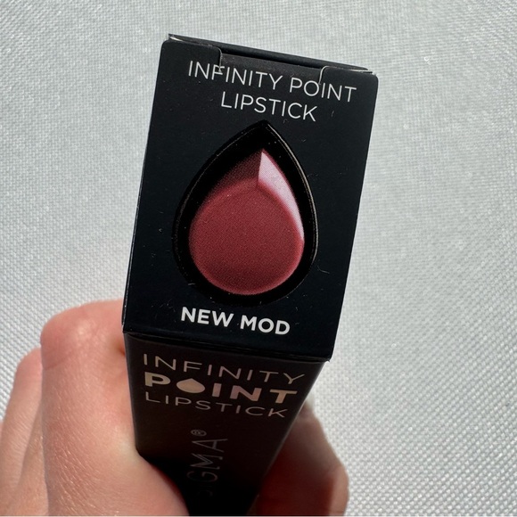 NWT Sigma Beauty Infinity Point Lipstick - New Mod - Picture 3 of 4